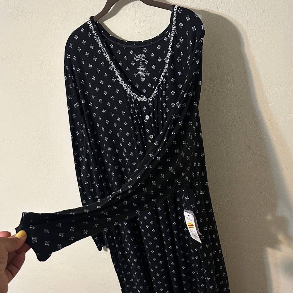 Croft & Barrow.  Floral Night Gown. - Picture 4 of 6